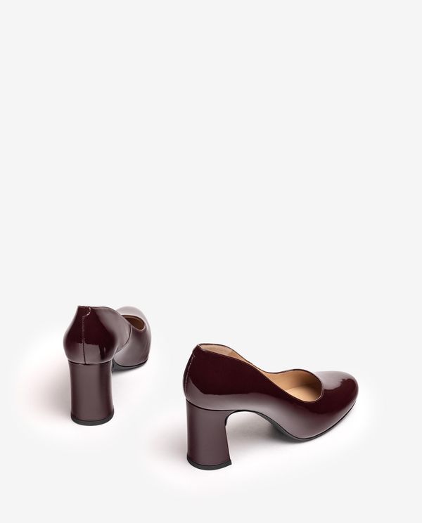 Unisa Salón Con Plataforma Interior