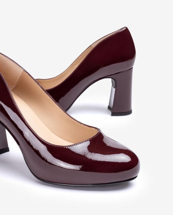 Unisa Salón Con Plataforma Interior