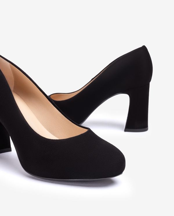 Unisa Salón Con Plataforma Interior