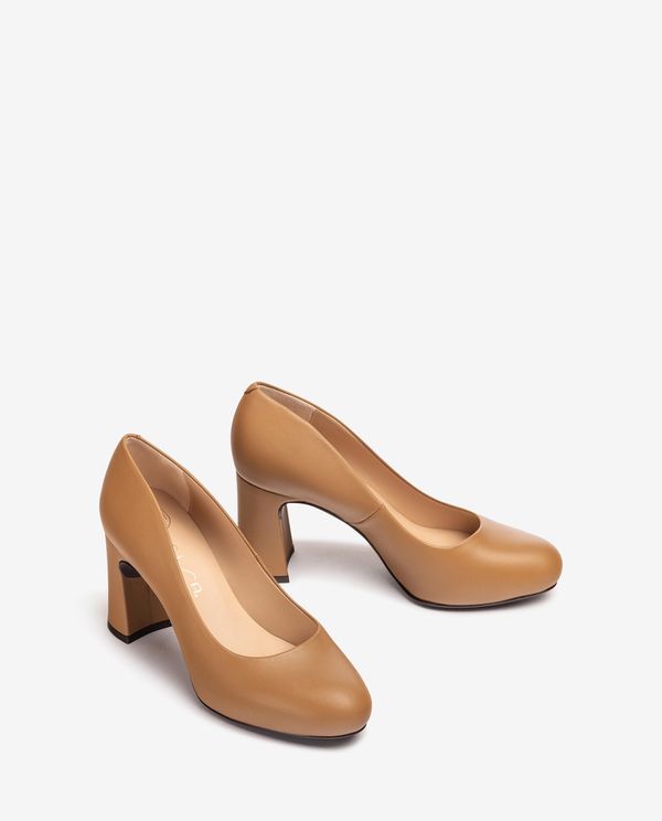 Unisa Salón Con Plataforma Interior