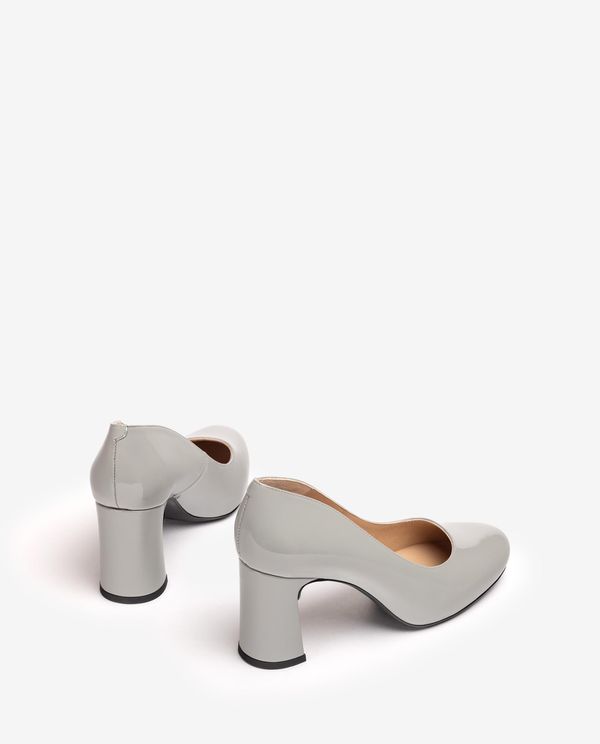 Unisa Salón Con Plataforma Interior