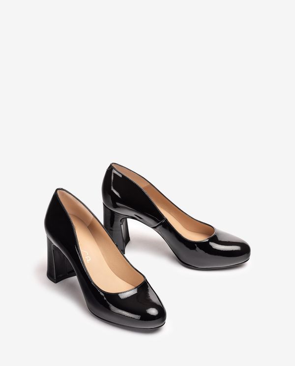 Unisa Salón Con Plataforma Interior