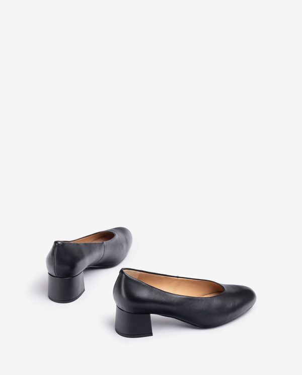 Unisa Salón De Escote Cerrado