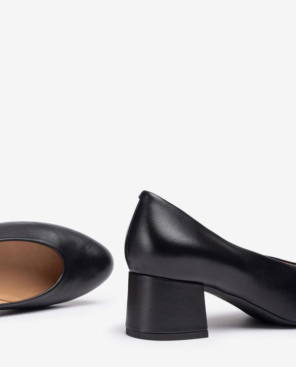 Unisa Salón De Escote Cerrado