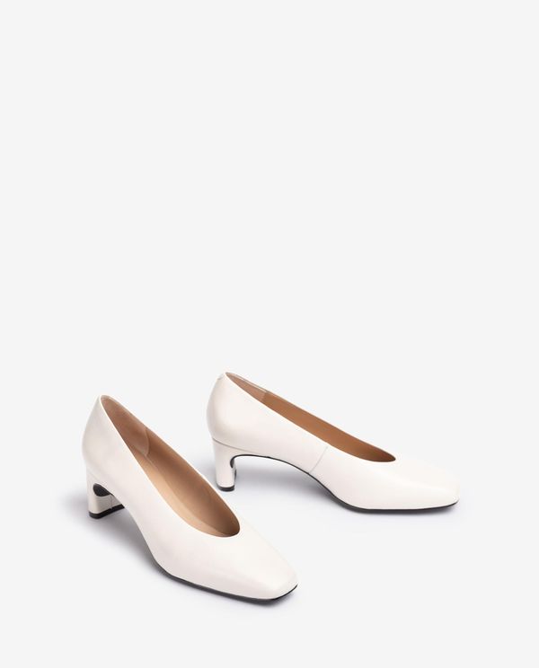 Unisa Salón De Escote Cerrado