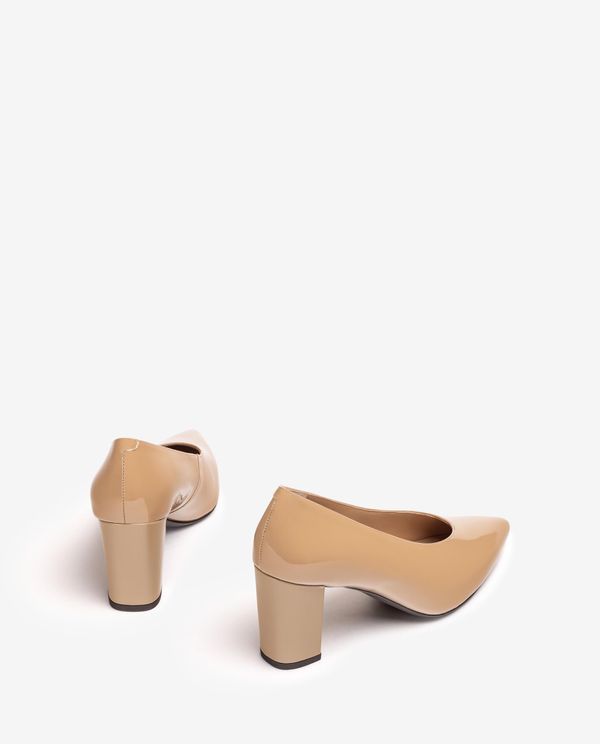 Unisa Salón De Punta Fina Y Escote Cerrado