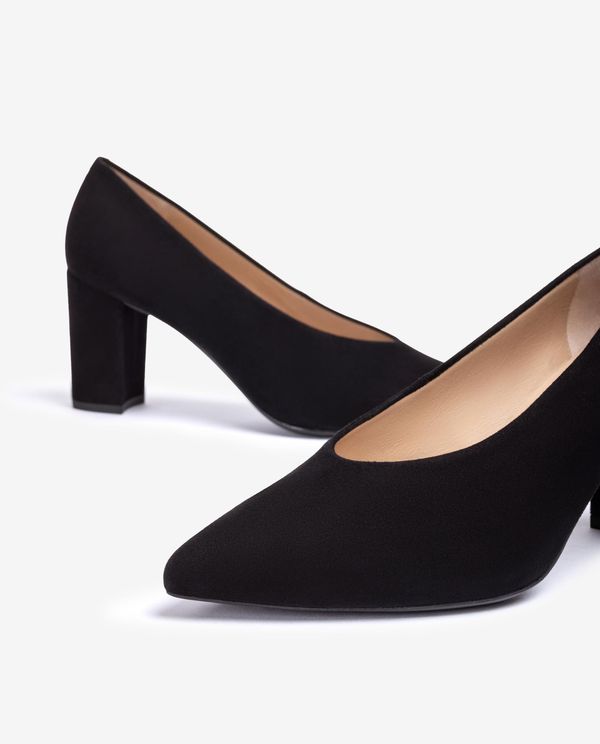 Unisa Salón De Punta Fina Y Escote Cerrado