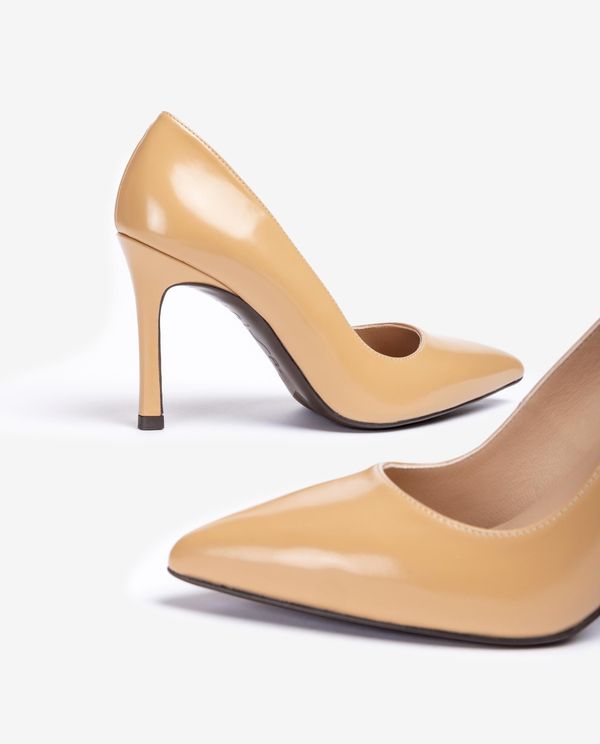 Unisa Salón De Punta Fina Y Tacón Alto