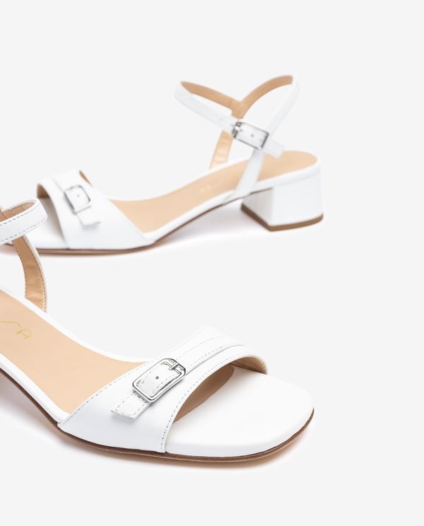 Unisa Sandalia Con Adorno De Hebilla