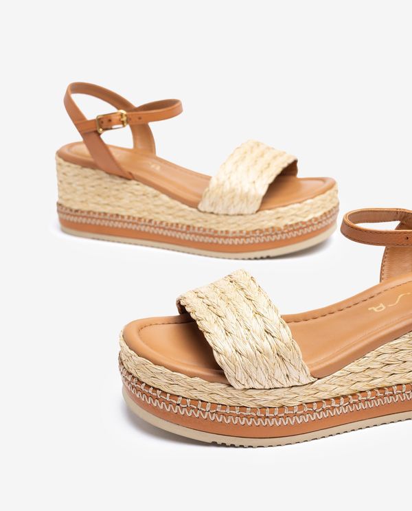 Unisa Sandalia Con Bloque De Rafia