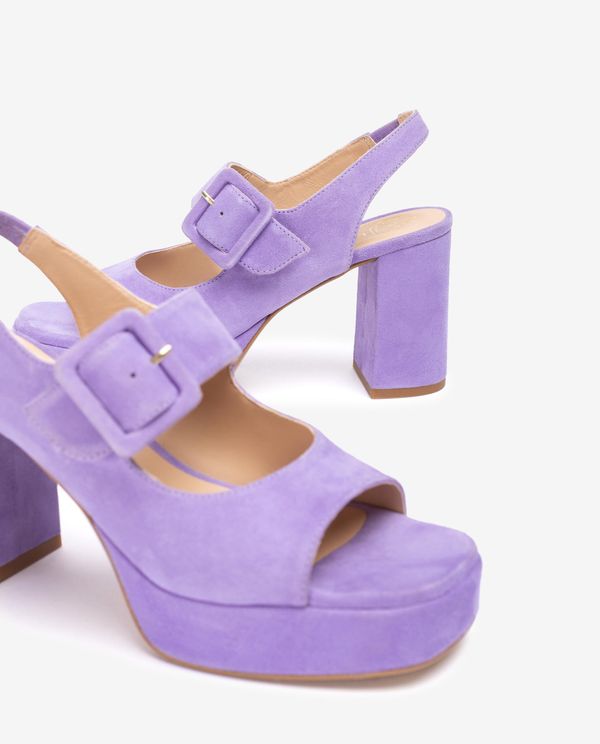 Unisa Sandalia Con Hebilla Al Tono