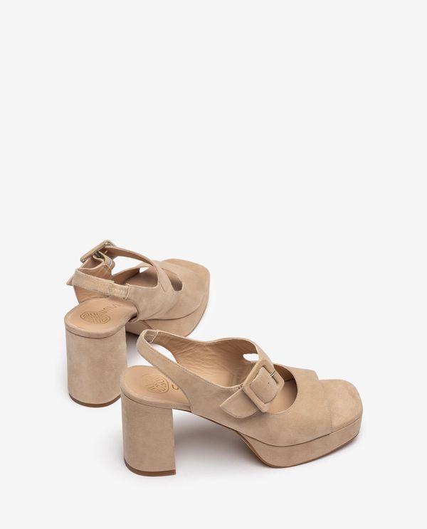 Unisa Sandalia Con Hebilla Al Tono