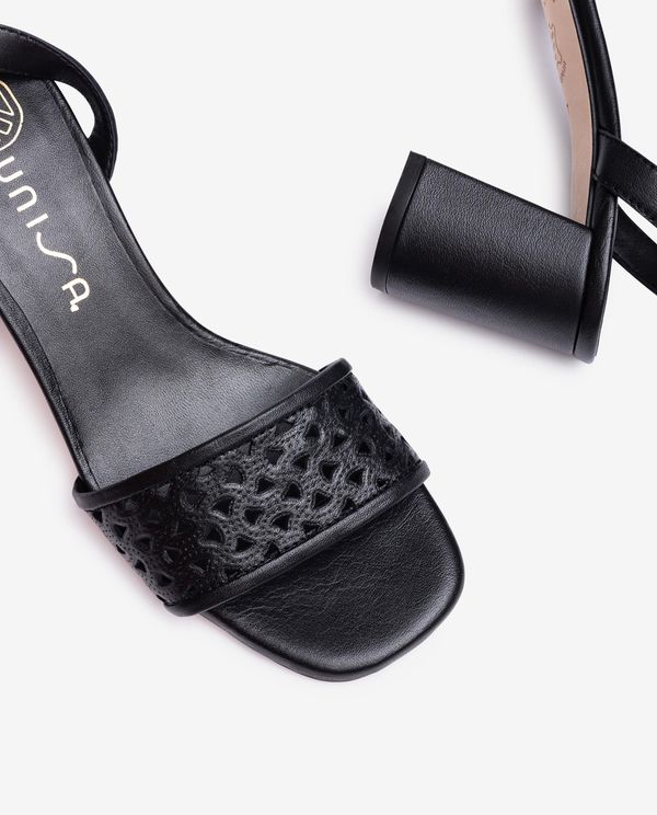 Unisa Sandalia Con Picados