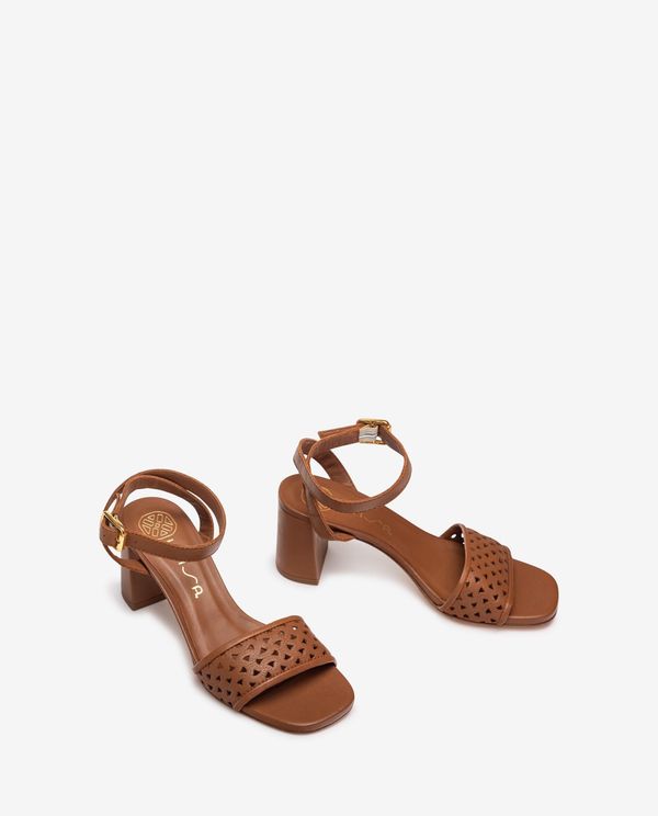 Unisa Sandalia Con Picados