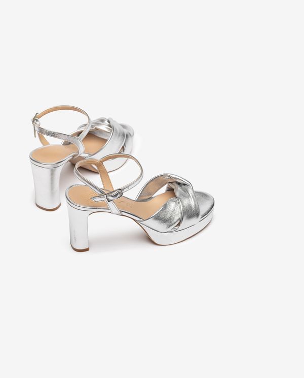 Unisa Sandalia Con Tiras Anchas Cruzadas