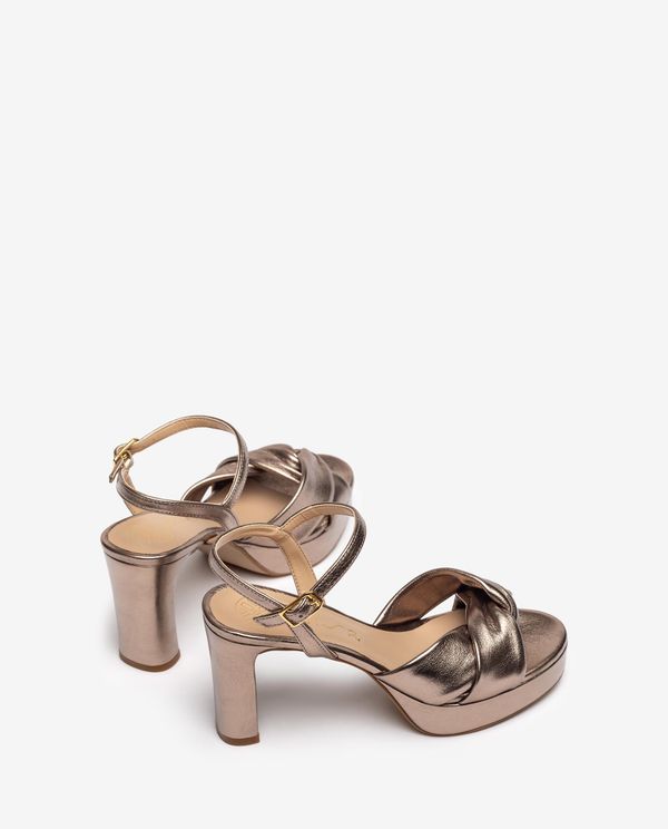 Unisa Sandalia Con Tiras Anchas Cruzadas