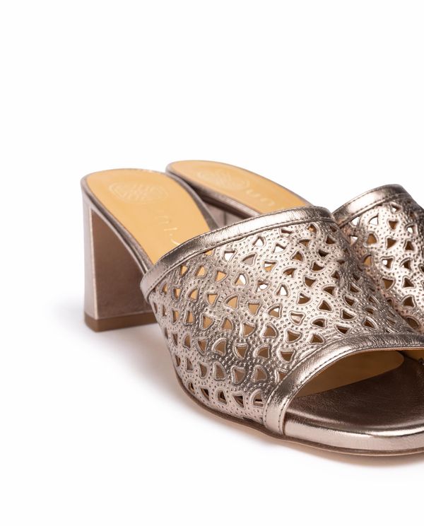 Unisa Sandalia De Pala Ancha Con Picados