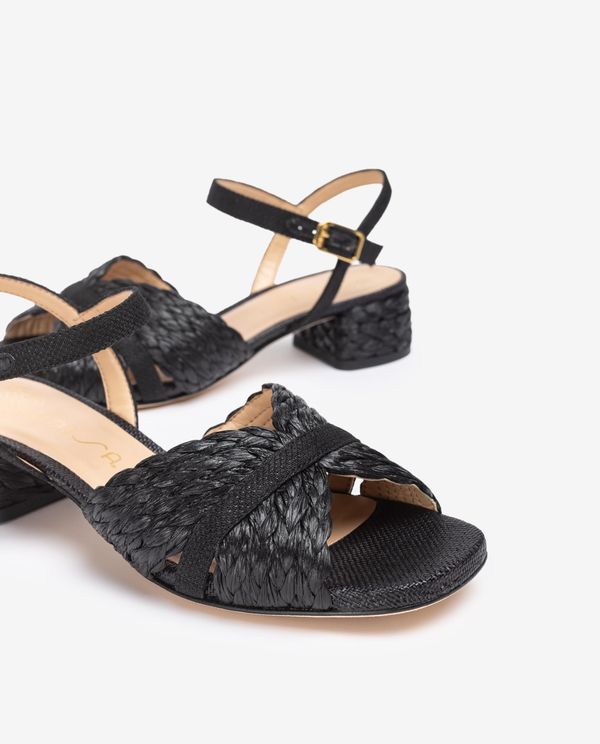 Unisa Sandalia Fabricada En Rafia