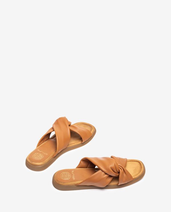 Unisa Sandalia Plana Con Tiras Cruzadas