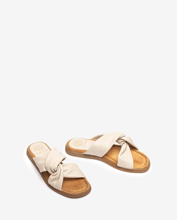 Unisa Sandalia Plana Con Tiras Cruzadas