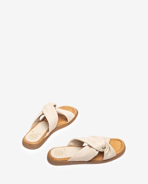 Unisa Sandalia Plana Con Tiras Cruzadas