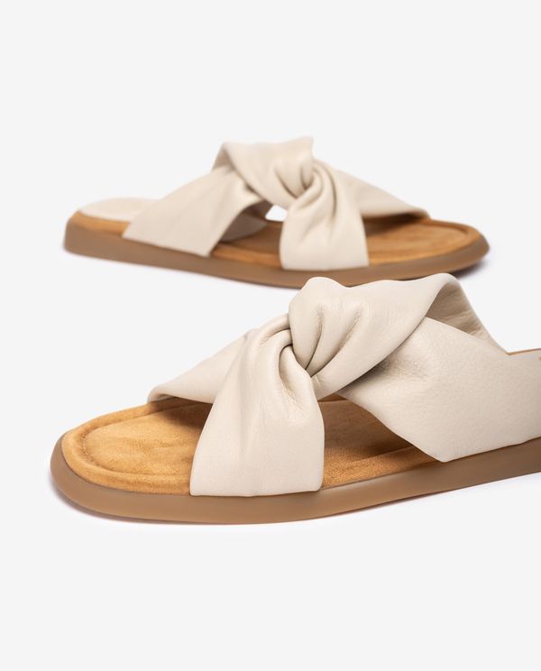 Unisa Sandalia Plana Con Tiras Cruzadas