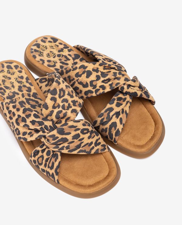 Unisa Sandalia Plana Con Tiras Cruzadas