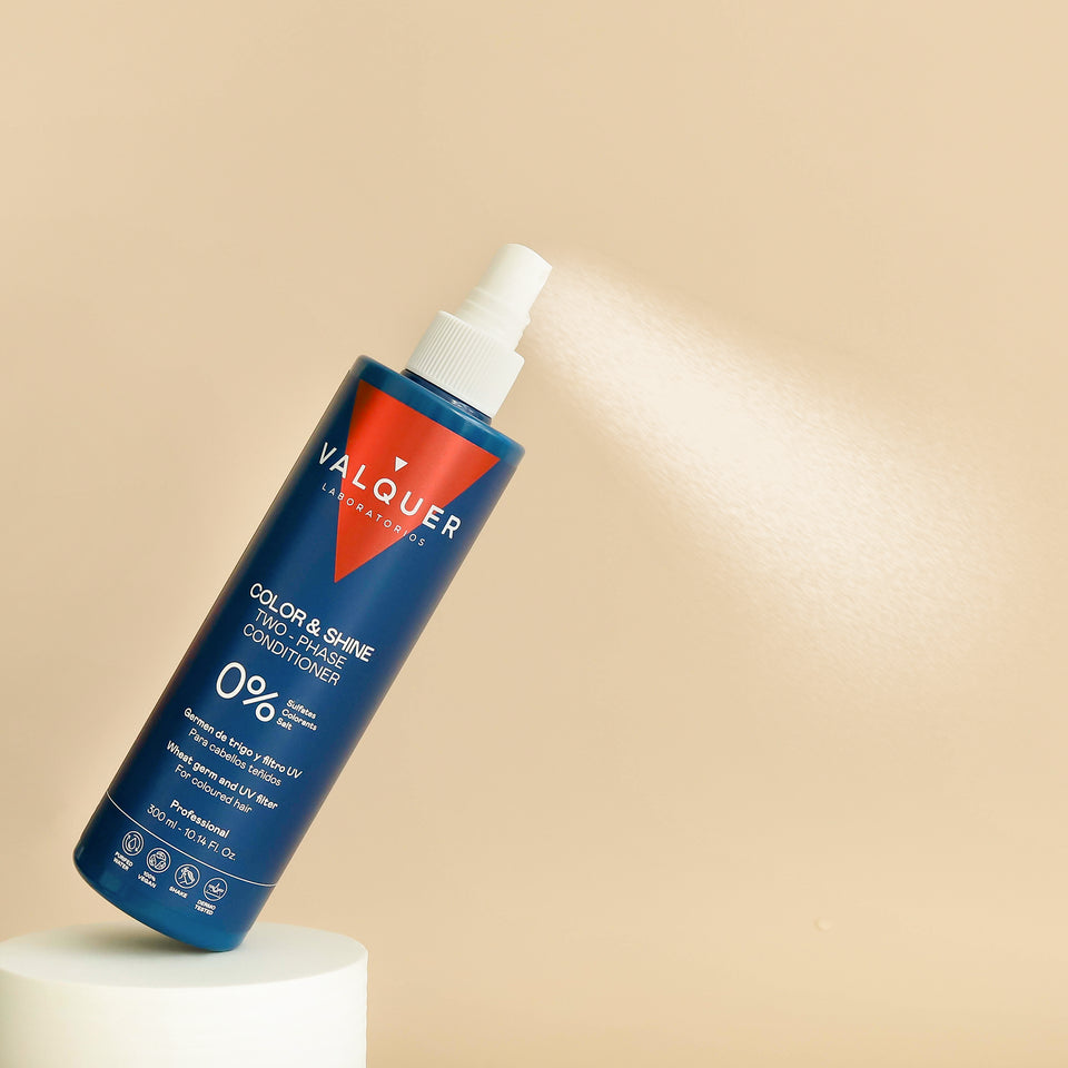 Valquer Laboratorios Acondicionador Bifásico Potenciador Color Y Brillo Para Cabellos Teñidos - 300 Ml
