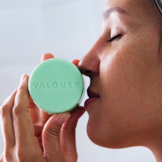 Valquer Laboratorios Champú Sólido 2 En 1 Reparador - 70 G