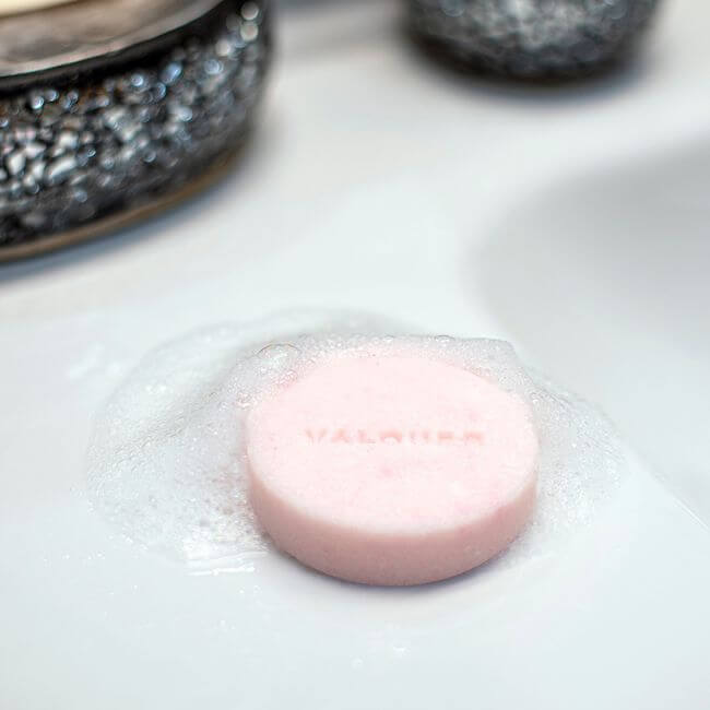 Valquer Laboratorios Champú Sólido Sin Sulfatos Petal Cabello Seco - 50 G