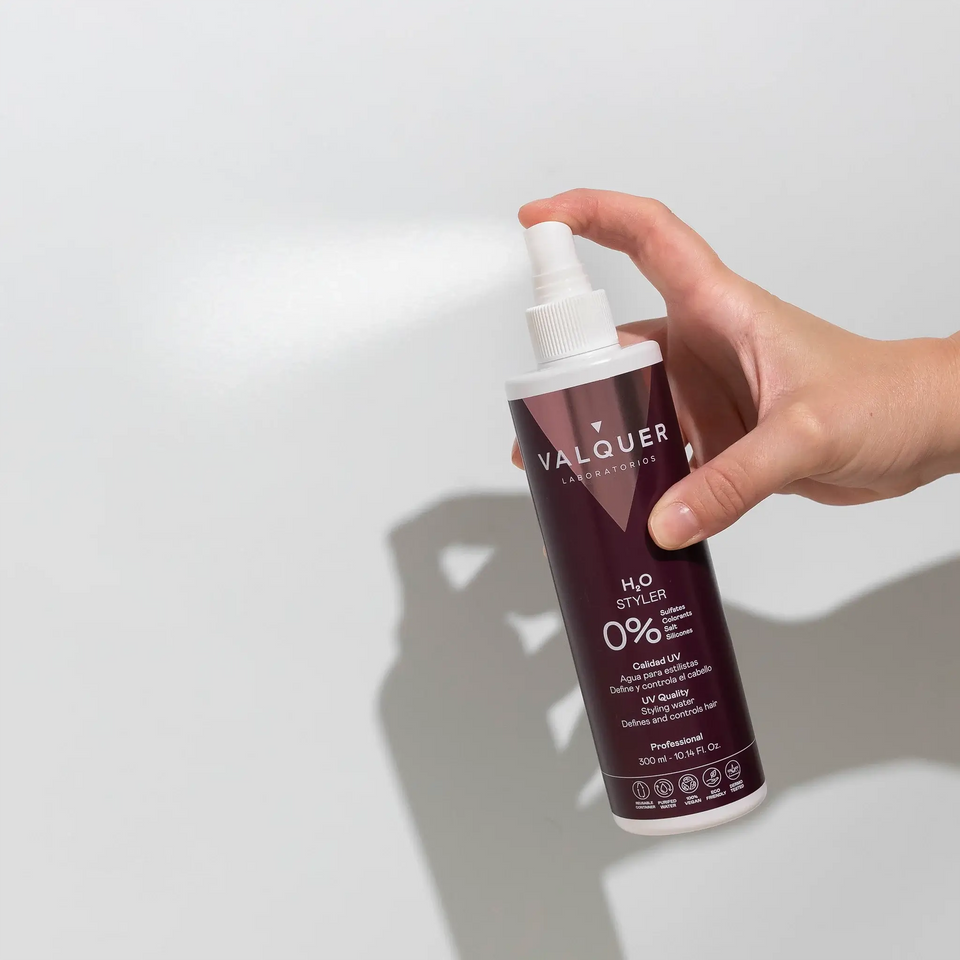 Valquer Laboratorios H2O Agua De Peinado Para Estilistas - 300 Ml