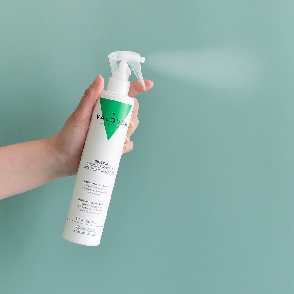 Valquer Laboratorios Loción Bifásica Capilar Acondicionadora - 300 Ml