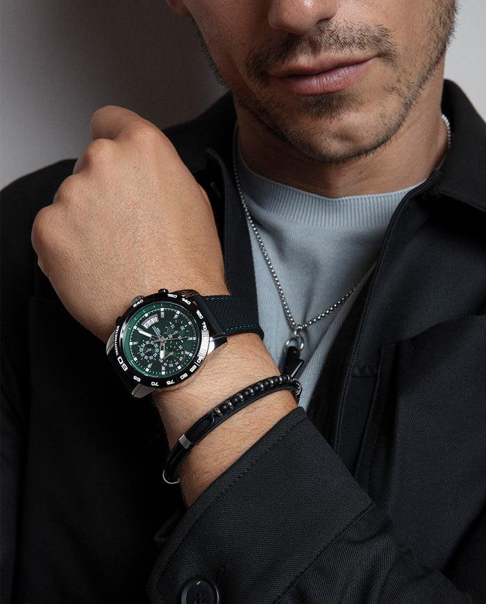 Viceroy Reloj Caja De Acero Con Bisel Ip Negro Numerado 10 Atm Y Correa De Negra De Silicona Con Movimiento Cuarzo