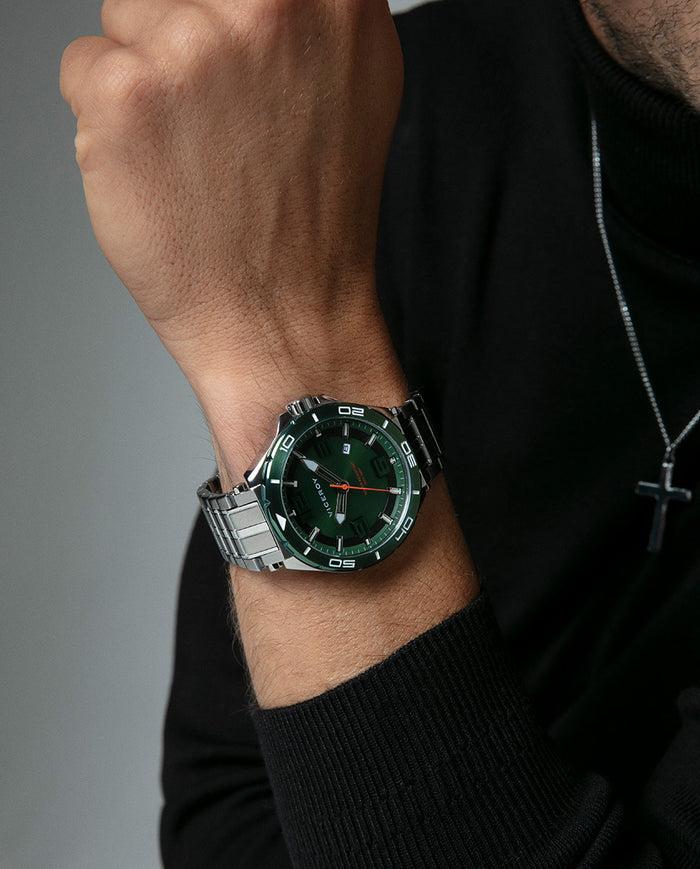 Viceroy Reloj Caja De Acero Con Bisel Verde 20 Atm Y Brazalete De Acero Con Movimiento Cuarzo