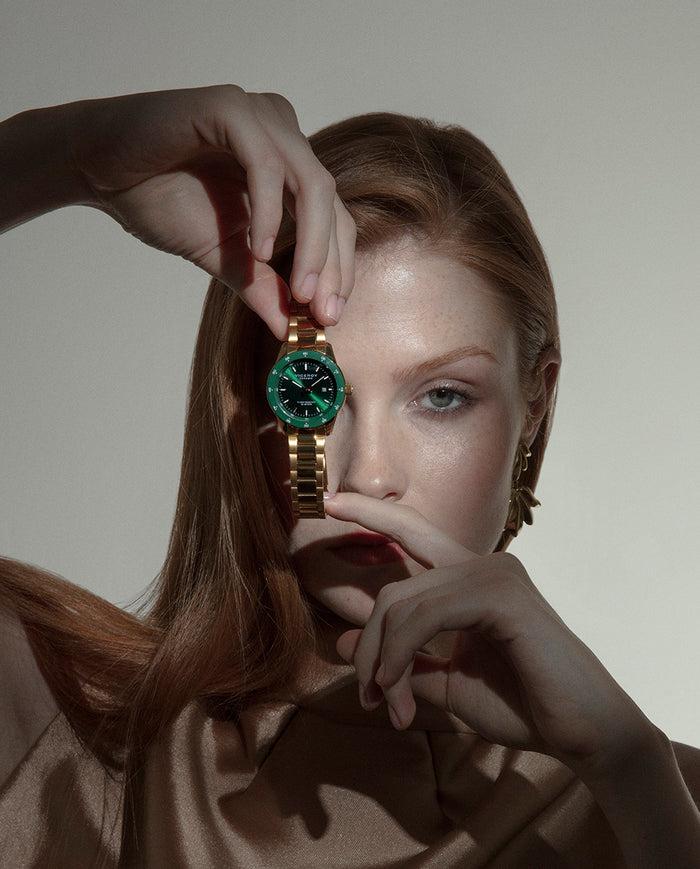 Viceroy Reloj Caja De Acero Ip Dorado Con Bisel Cerámico Verde 5 Atm Y Brazalete Acero Ip Dorado Con Movimiento Cuarzo