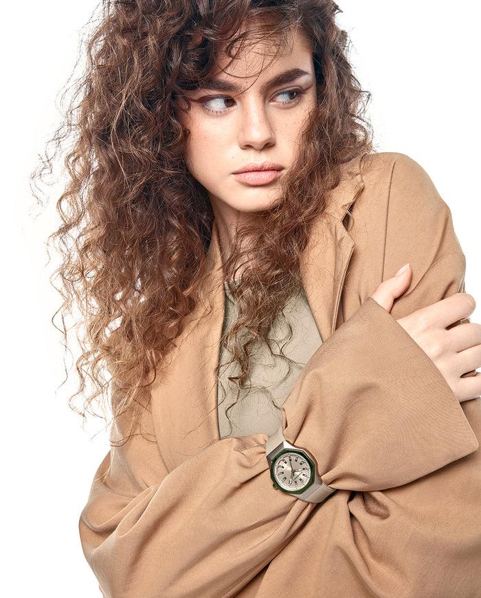 Viceroy Reloj Caja De Aluminio Beige Con Bisel De Acero Ip Verde 5 Atm Correa De Silicona Beige Movimiento De Cuarzo