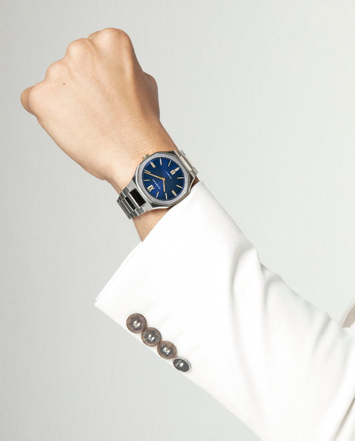 Viceroy Reloj Colección Laura Escanes Caja De Acero Con Doble Bisel En Acero Ip Dorado Con Cristal Zafiro 10 Atm Y Brazalete De Acero Con Movimiento Cuarzo