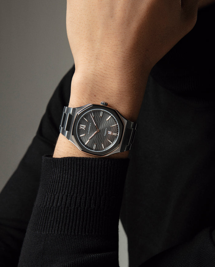 Viceroy Reloj Colección Laura Escanes Caja De Acero Con Doble Bisel En Ip Gris Y Rosa Con Cristal Zafiro 10 Atm Y Brazalete De Acero Con Movimiento Cuarzo