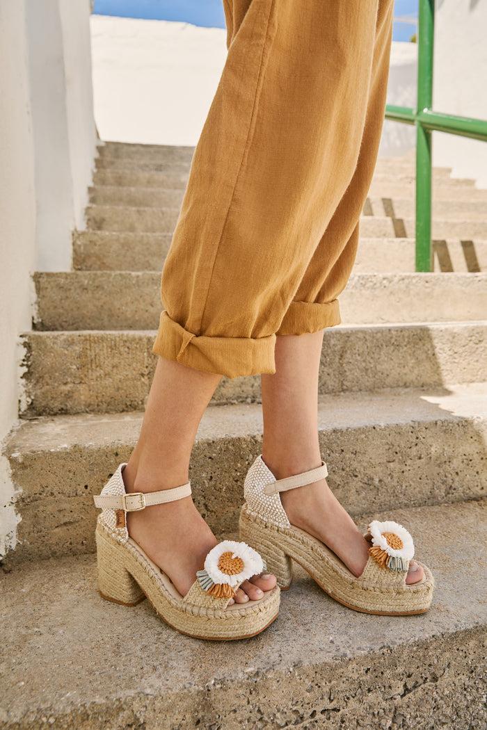 vidorreta Sandalia abierta trenza natural apricot