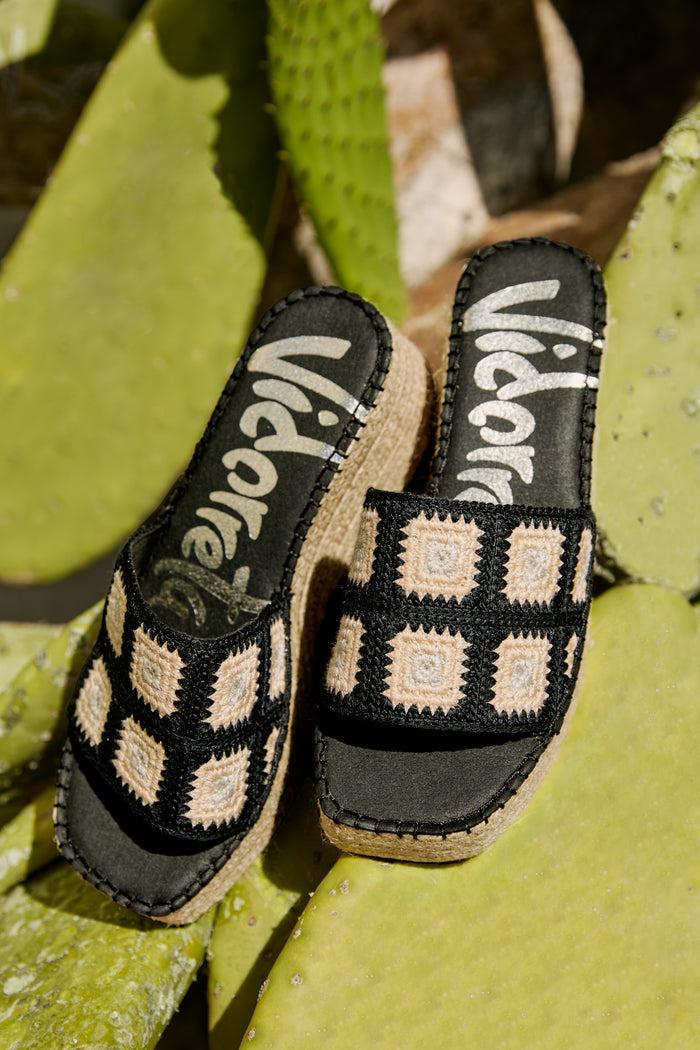 vidorreta zueco crochet negro Vinci