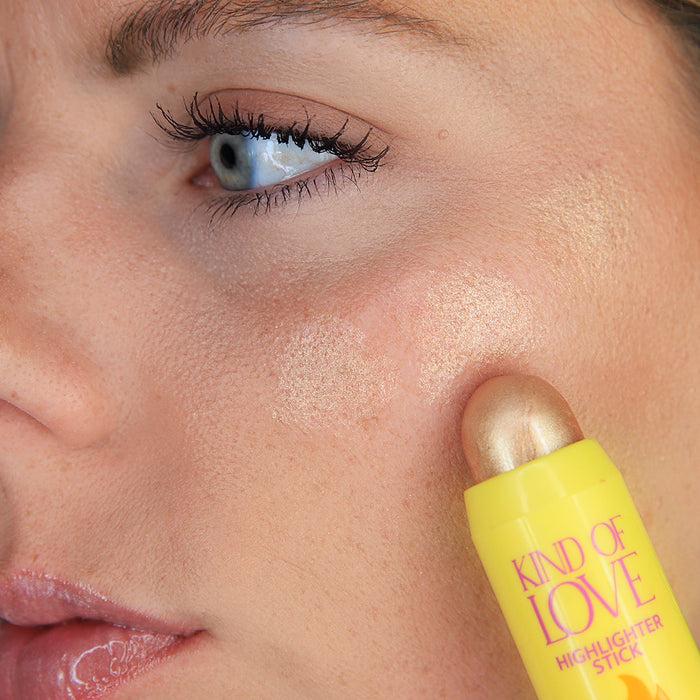 Viva La Diva Kind Of Love Highlighter Stick #2 Erotic