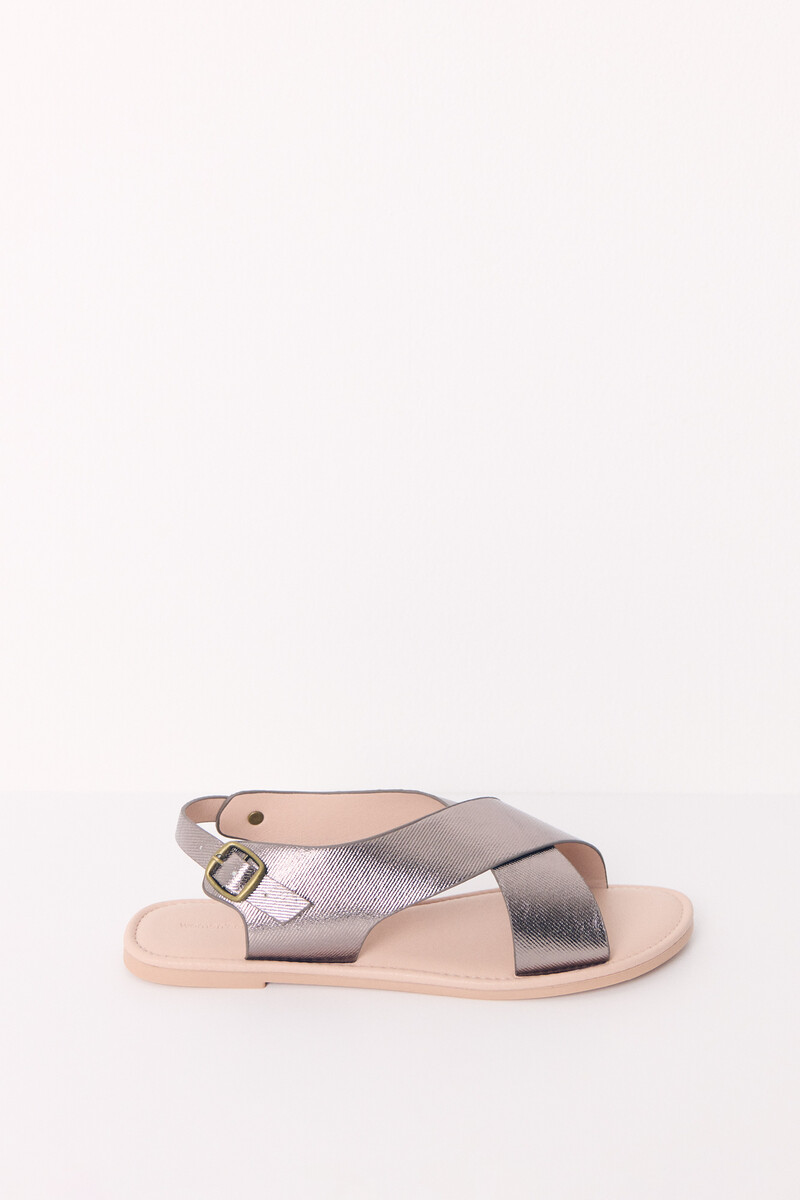 women'secret Sandalia plana cruzadas gris brillante