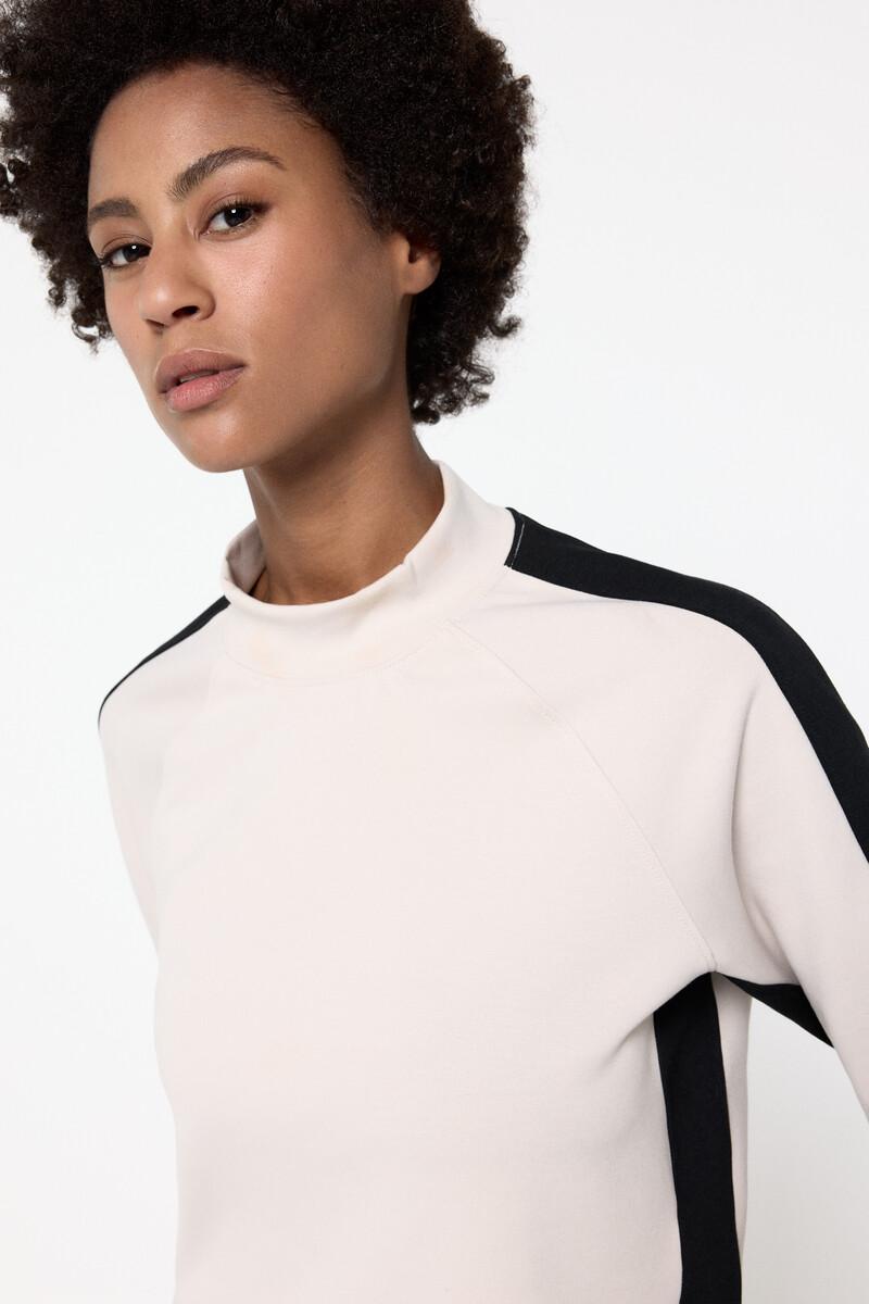 women'secret Sudadera beige corta y de cuello alto con diseño tiras laterales negras