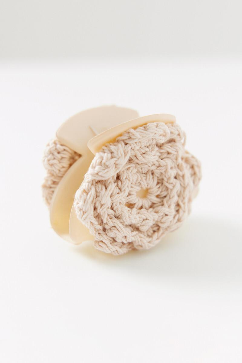 women'secret Pinza pelo flor blanca