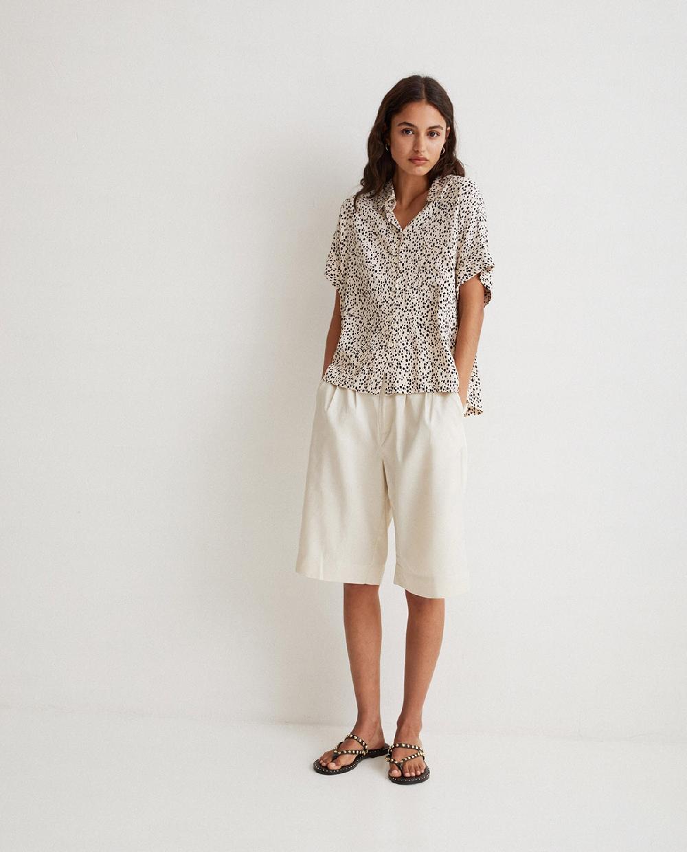 Yerse Bermudas Pinzas Natural