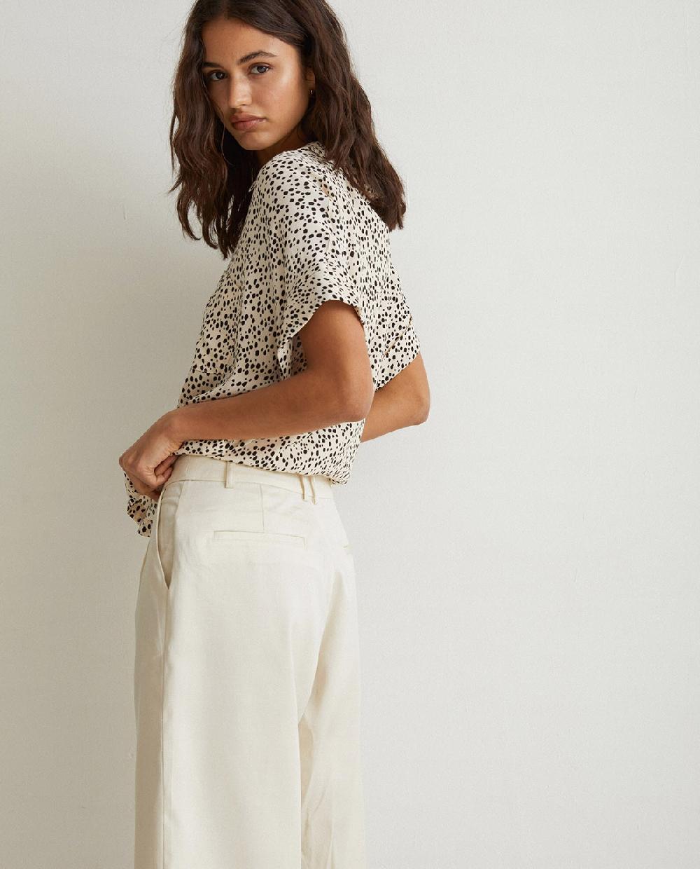 Yerse Bermudas Pinzas Natural