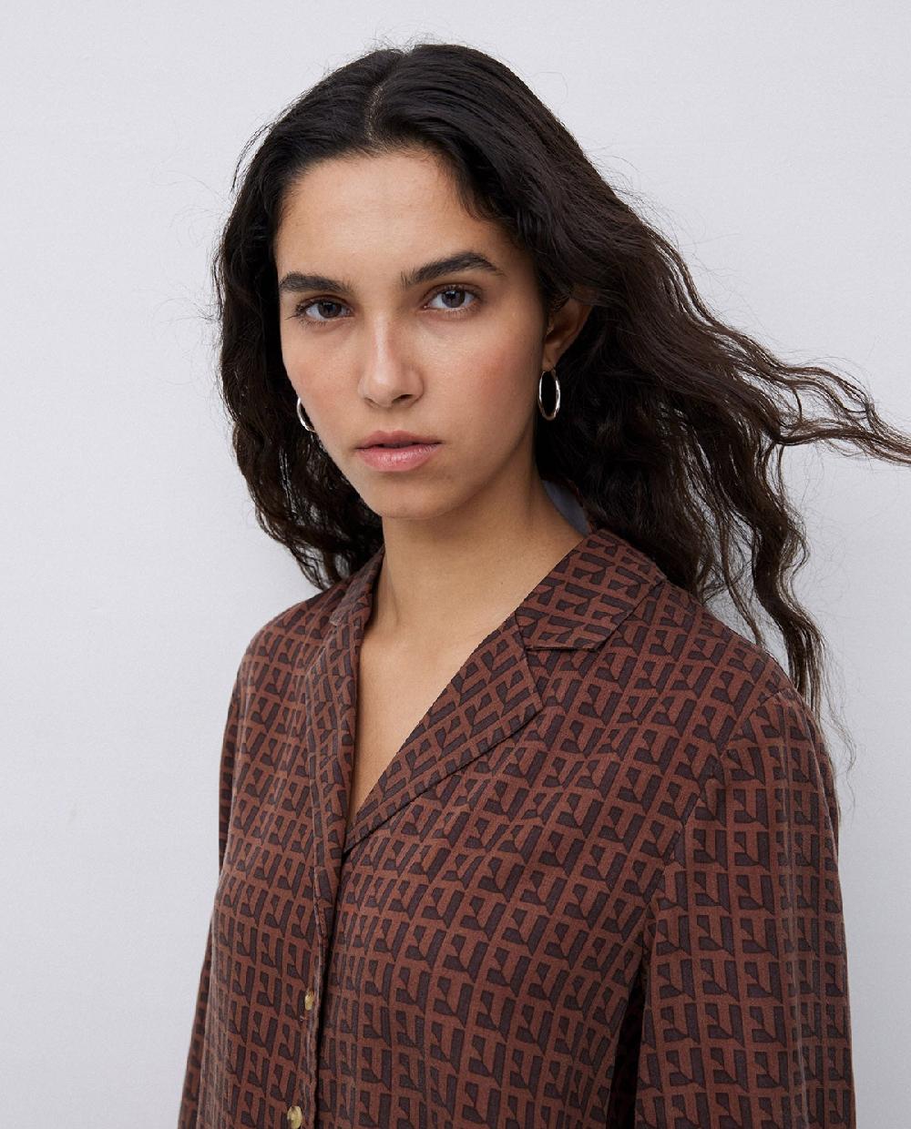 Yerse Camisa Tencel Cuello Solapa Chocolate