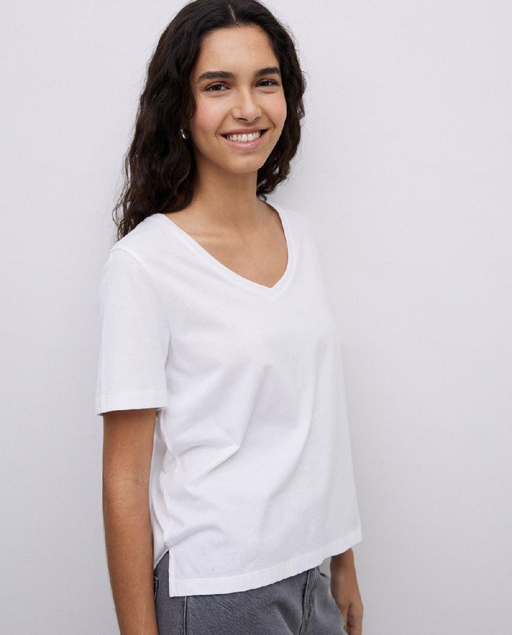 Yerse Camiseta Básica Cuello Pico Blanco