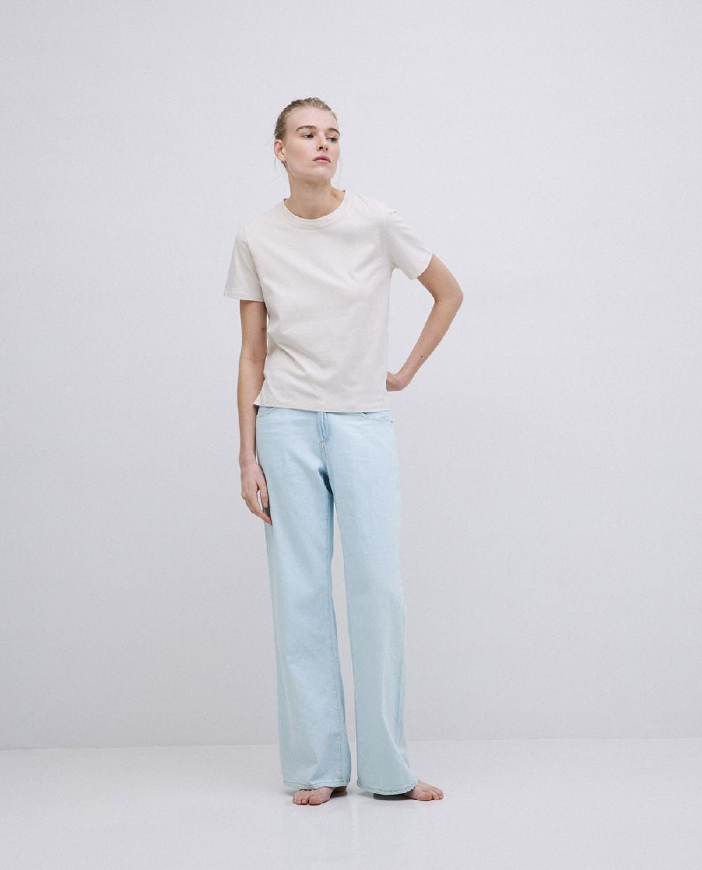 Yerse Camiseta Básica Cuello Redondo Beige