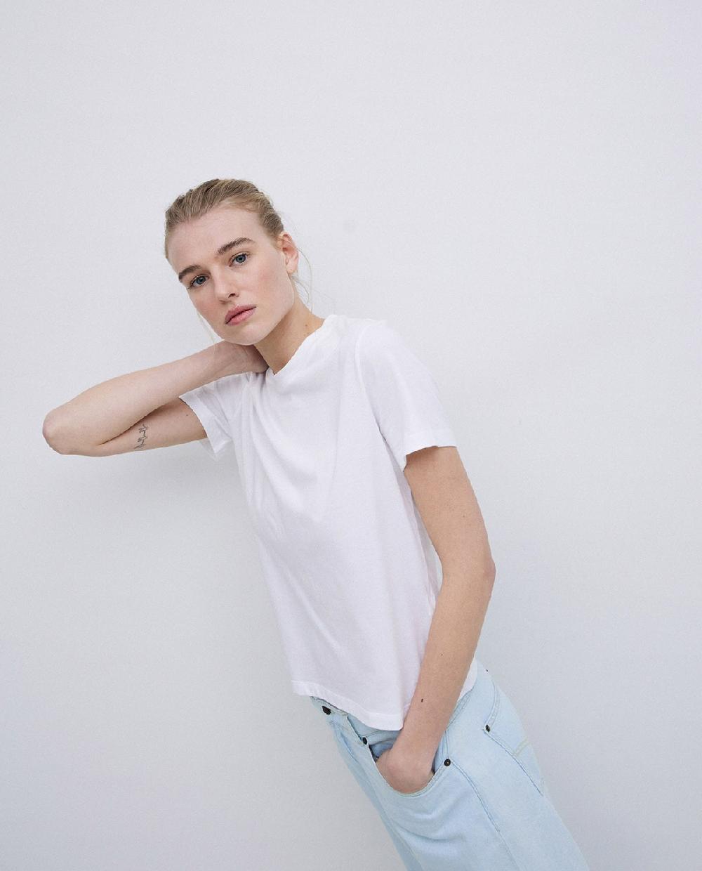 Yerse Camiseta Básica Cuello Redondo Blanco